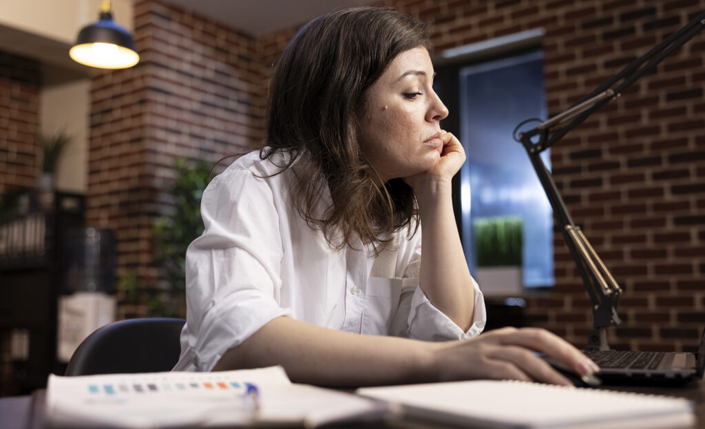 Absenteísmo nas empresas: causas, impactos e como reduzir